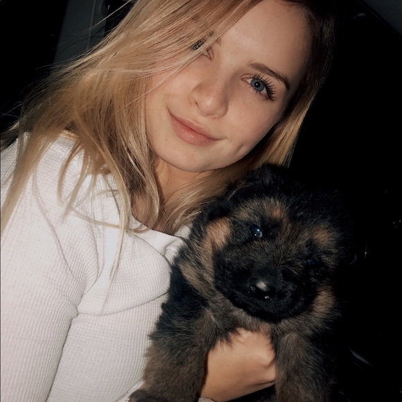 Meet your Posher, Charli - Picture 1 of 1